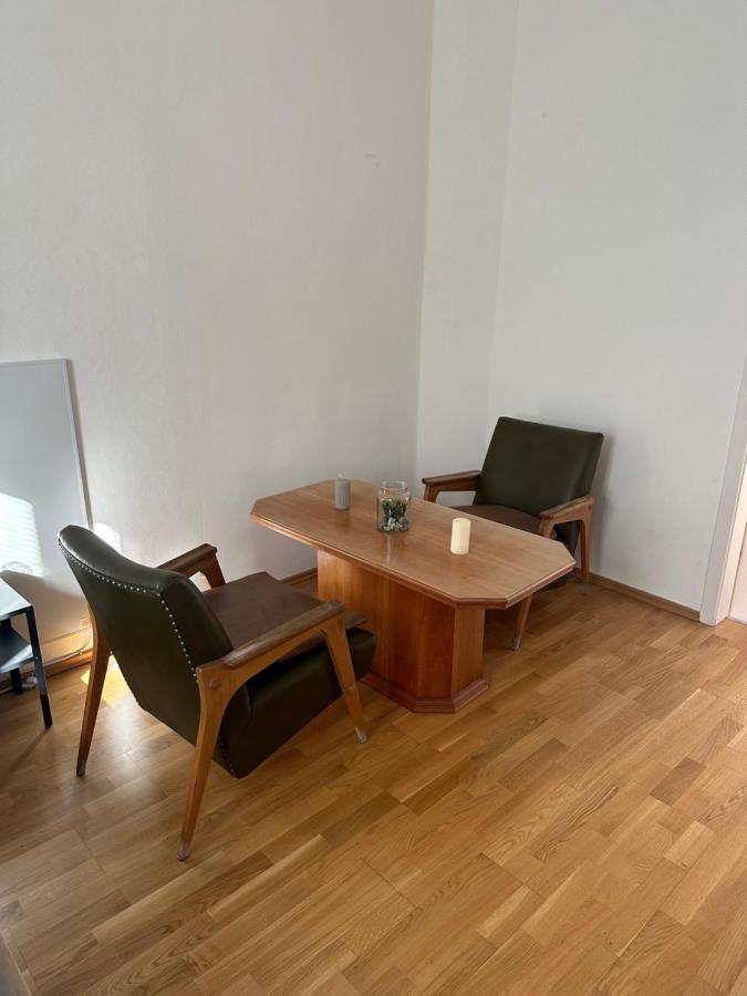 Central Plaza Mini Apartment 1 Брукк-ан-дер-Лайта Экстерьер фото